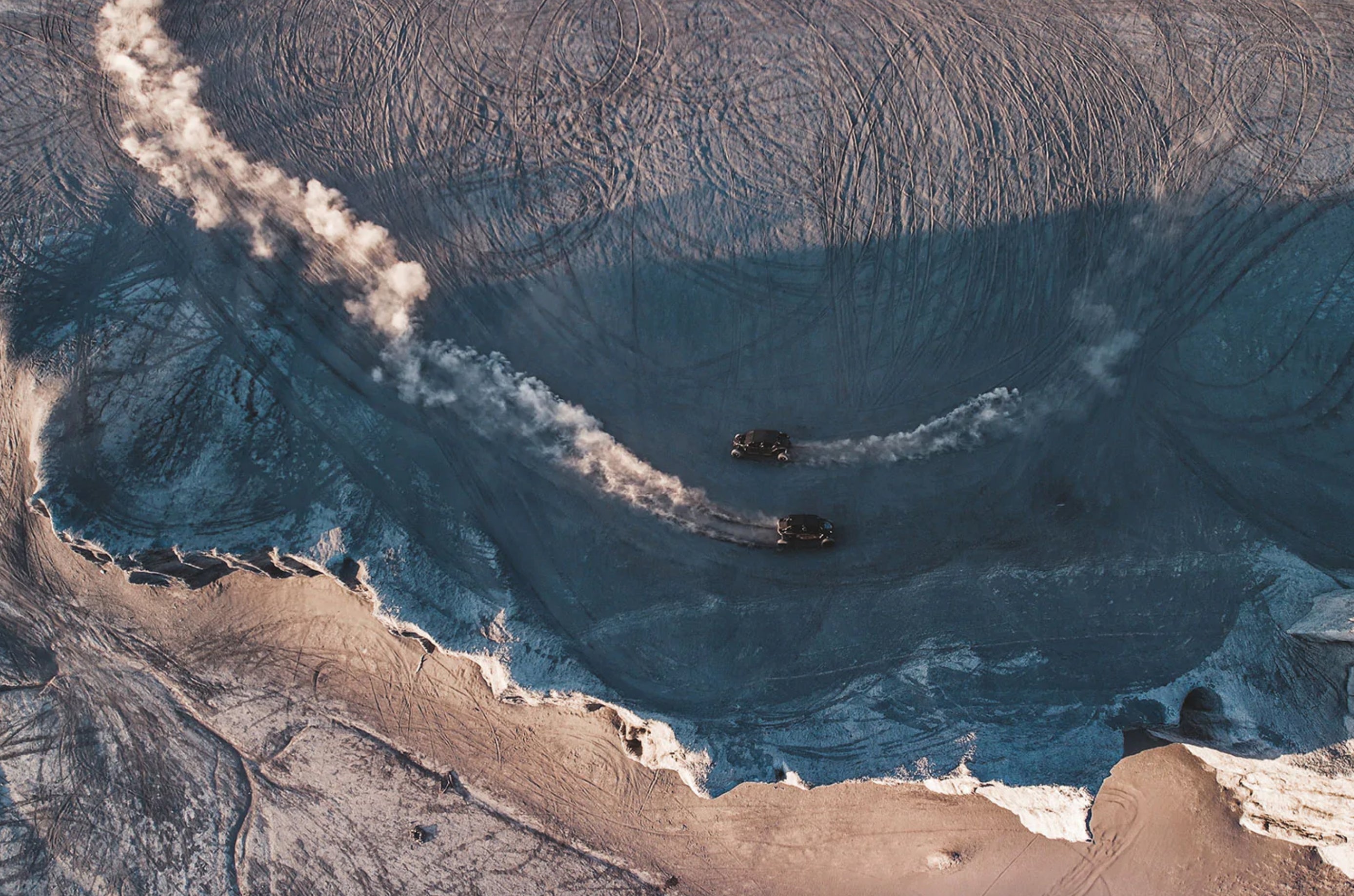 dueling utvs desert dust polaris vs canam